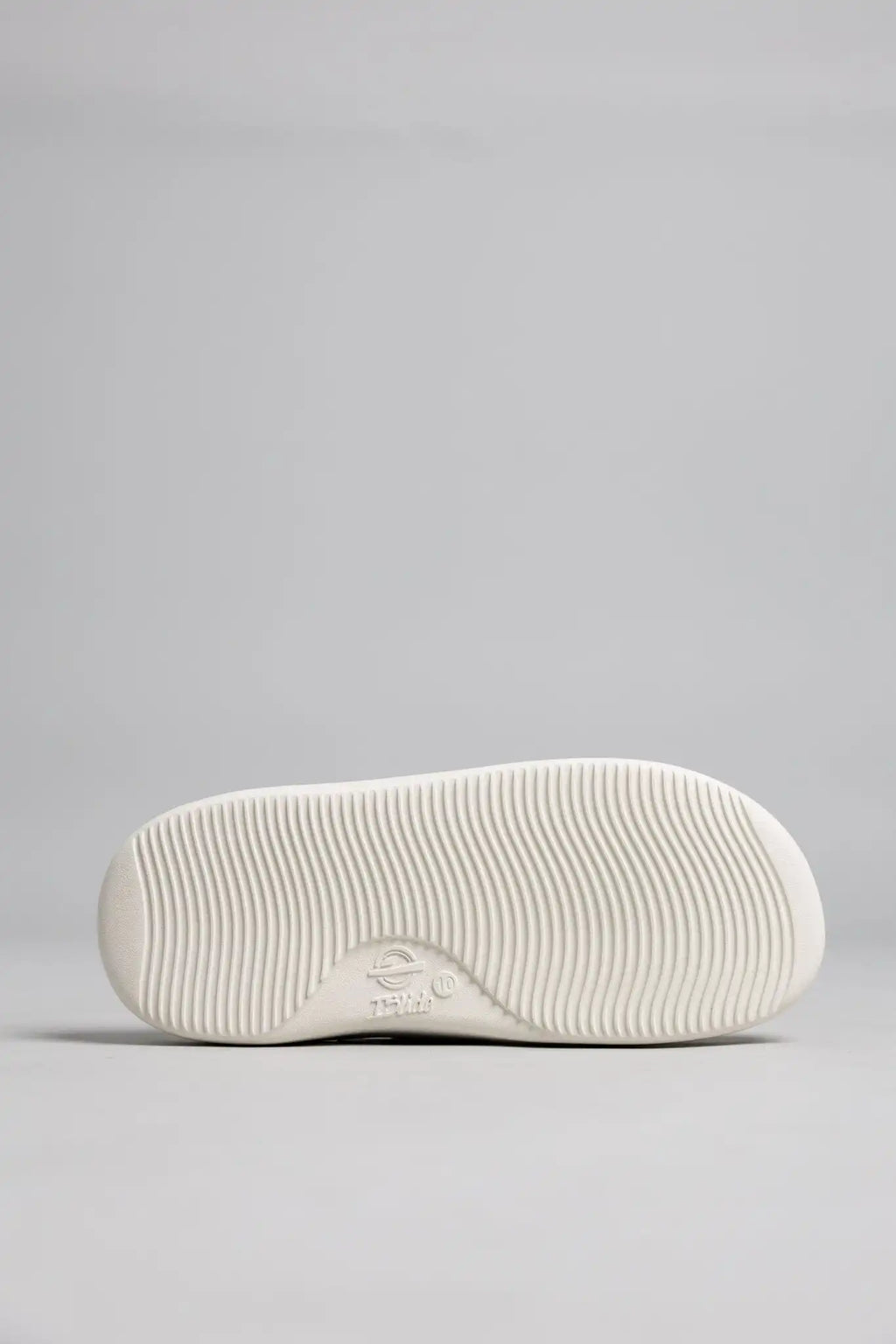 Motive Slides - Cream